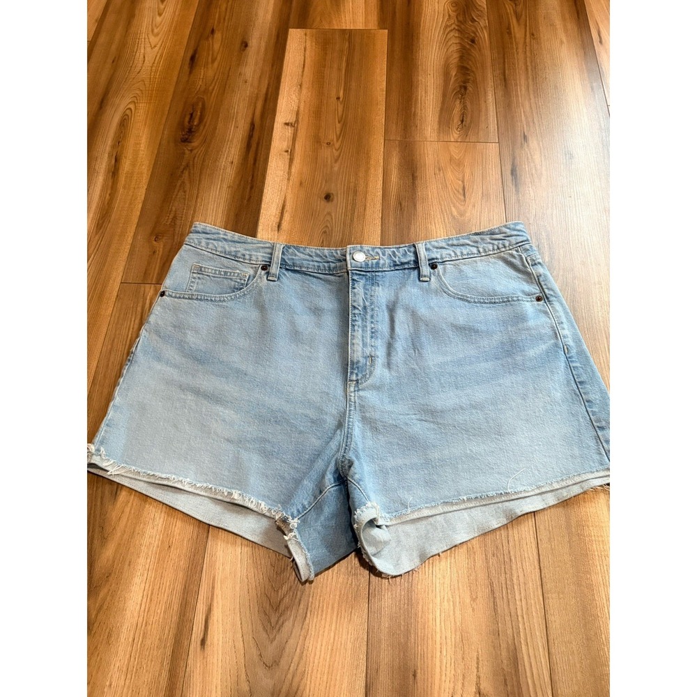 Universal Thread Women's Size 17 High Rise 90's Cutoff Jean Shorts Light Wash